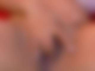 Live cam show with Eka-Urda - Flirt MILF on TeamSkeetLive