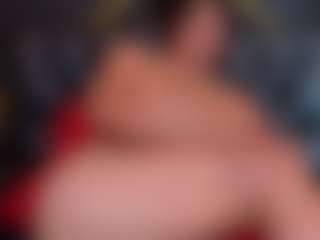 Eka-Urda MILF webcam performer live streaming
