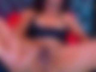 Eka-Urda MILF webcam performer live streaming