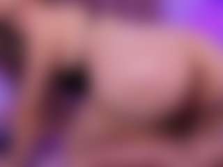 Live cam show with MeliissaAdams - Little on SmokeAndPoke