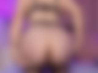 Live cam show with MeliissaAdams - Oil on infinitiblacc.com