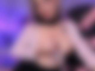 Live cam show with MeliissaAdams - Blonde Hair on SmokeAndPoke