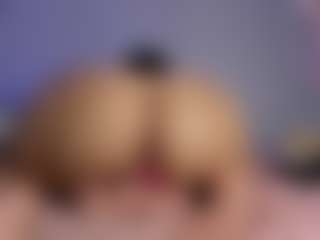 Live cam show with Sasha-Rivers - Thick on intimatelivegirls.com