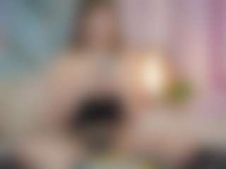 Live cam show with SilverrMoon - Lush Brown Hair on camgirlchat.live
