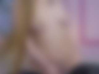 Live cam show with SilverrMoon - Blue Eyes on TeamSkeetLive