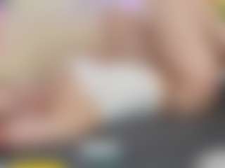 Live cam show with SilverrMoon - Blue Eyes on Camming Site