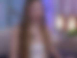 Live cam show with SilverrMoon - Blonde Hair Petite on TeamSkeetLive