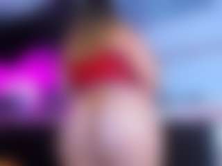 Live cam show with Emma-evaa - Camel Toe on Uber Horny
