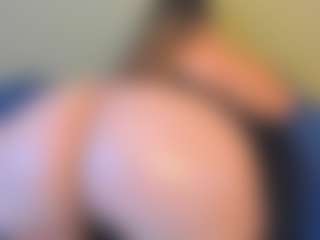 Live cam show with Emma-evaa - Teen (18+) on Camsoda