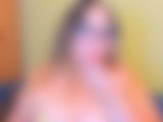 Live cam show with Emma-evaa - Green Eyes on Mixed Magazine Live