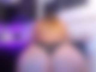 Live cam show with Emma-evaa - Blonde Hair on instabang