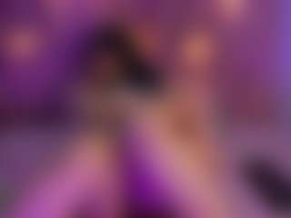 innocenthazel's Live Sex Cam Show