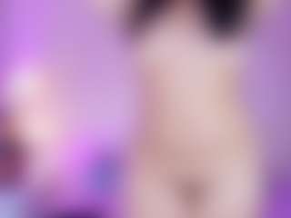 Live cam show with innocenthazel - Granny on crypto-cams