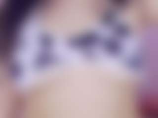 innocenthazel's Live Sex Cam Show