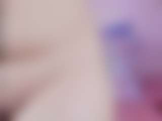 innocenthazel's Live Sex Cam Show