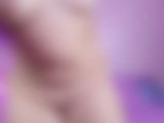 innocenthazel's Live Sex Cam Show