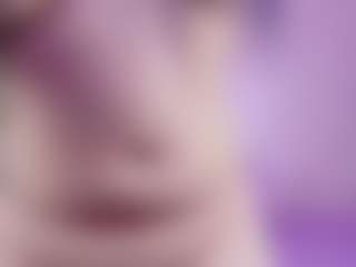 innocenthazel's Live Sex Cam Show