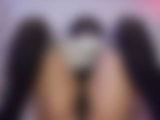 Live cam show with innocenthazel - Spy Granny on Dolls Live