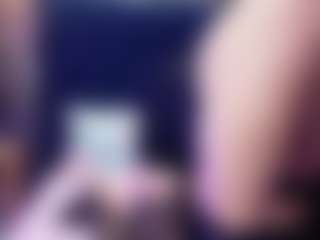 Live cam show with innocenthazel - Trimmed Granny on CamwithHer