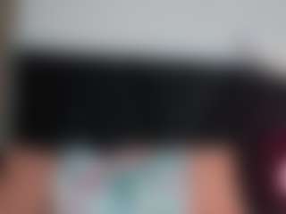 Live cam show with innocenthazel - Granny Squirt on Camiplay Live