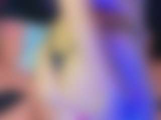 Live cam show with innocenthazel - Granny Squirt on Dolls Live