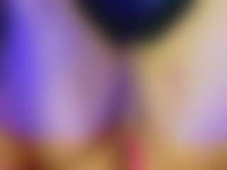 innocenthazel's Live Sex Cam Show