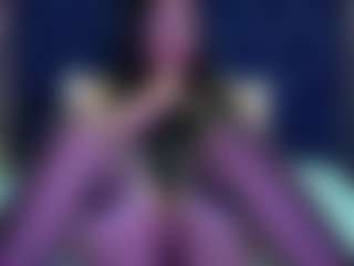 Live cam show with innocenthazel - Drinking on Camming Site
