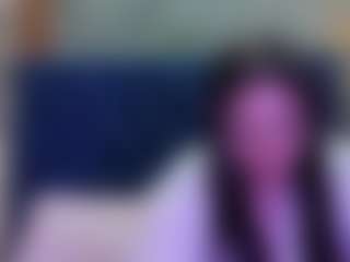 innocenthazel's Live Sex Cam Show
