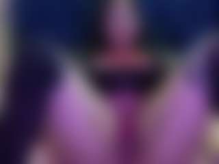 innocenthazel's Live Sex Cam Show