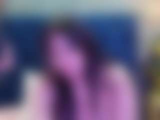 Live cam show with innocenthazel - Bedroom on Lustler