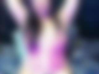 Live cam show with innocenthazel - Latina on Streamer API | colombia