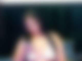 Live cam show with innocenthazel - Middle Aged on madthumbs