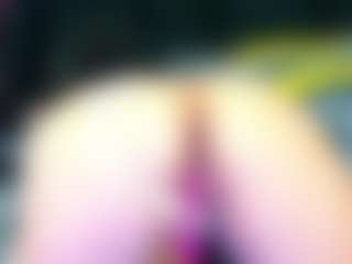 innocenthazel's Live Sex Cam Show