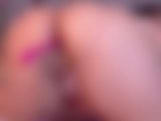 innocenthazel's Live Sex Cam Show
