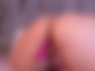 innocenthazel's Live Sex Cam Show