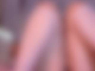 innocenthazel's Live Sex Cam Show