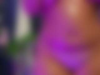 innocenthazel's Live Sex Cam Show