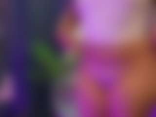 innocenthazel's Live Sex Cam Show