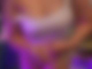 innocenthazel's Live Sex Cam Show