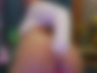 Live cam show with innocenthazel - Mature Young Adult on Camsoda