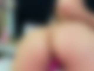 innocenthazel's Live Sex Cam Show