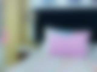 innocenthazel's Live Sex Cam Show