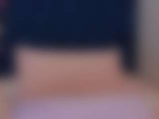 Live cam show with innocenthazel - Trimmed Granny on CamwithHer