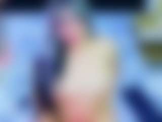 innocenthazel's Live Sex Cam Show