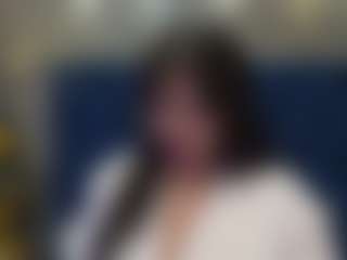 Live cam show with innocenthazel - Granny Lovense on Camming Site
