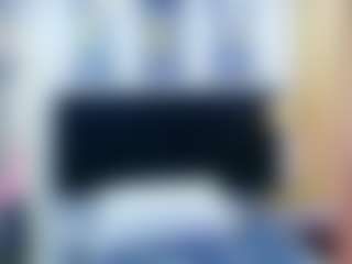 innocenthazel's Live Sex Cam Show