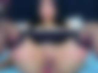 innocenthazel's Live Sex Cam Show