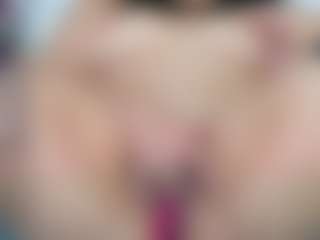 Live cam show with innocenthazel - Erotic Dance on SmokeAndPoke