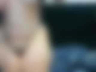 Live cam show with innocenthazel - Middle Aged on googirlz