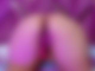 innocenthazel's Live Sex Cam Show